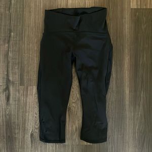 Women’s Lululemon Cropped Legging Size 6